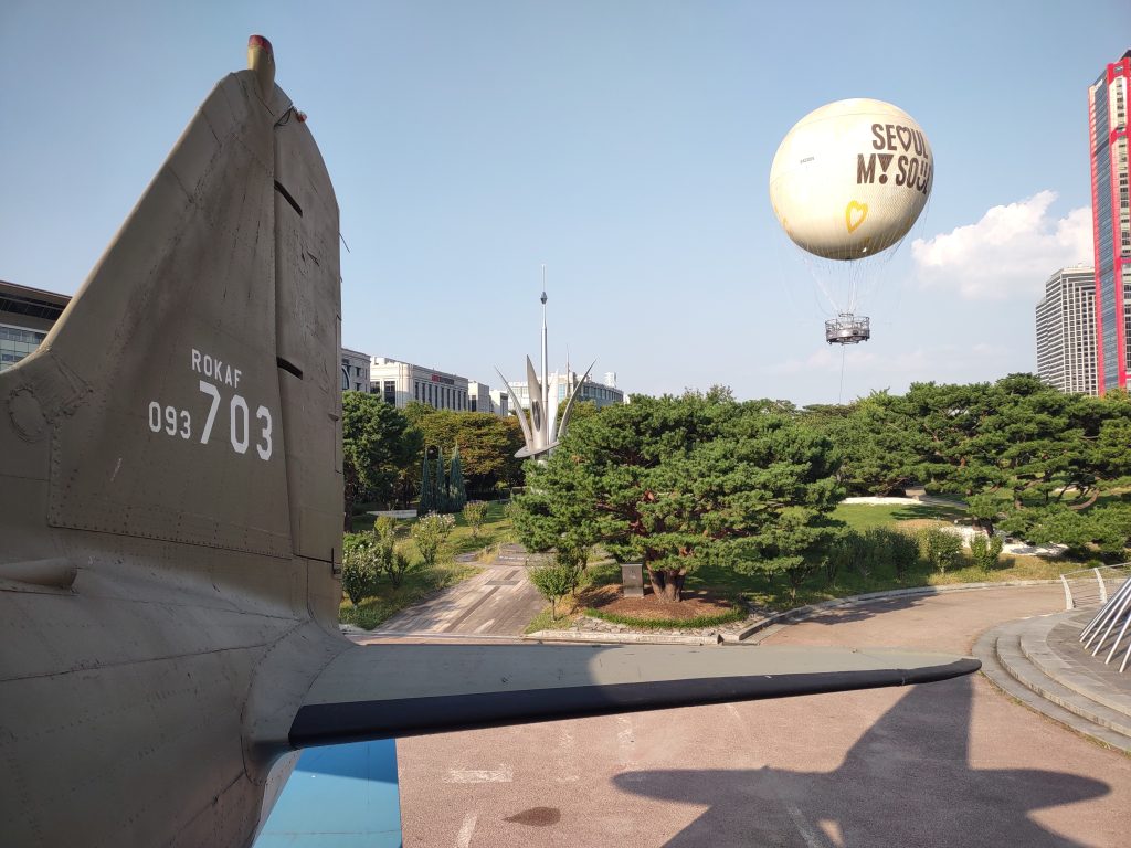 DC10 and balloon
